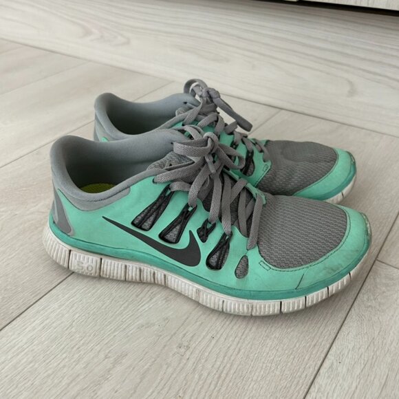 Nike Sneakers - Picture 1 of 4